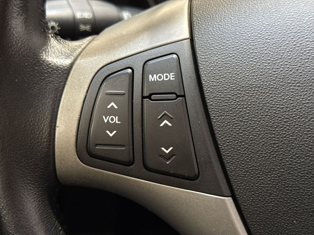Hyundai i30 2010 Punainen