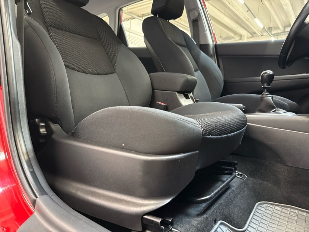 Hyundai i30 2010 Punainen