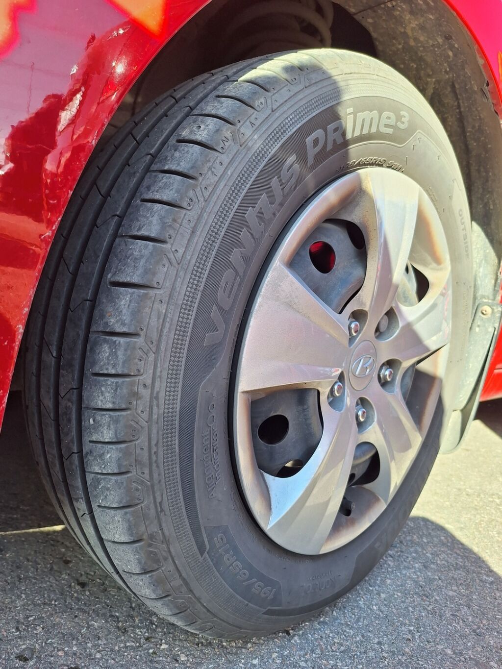 Hyundai i30 2010 Punainen