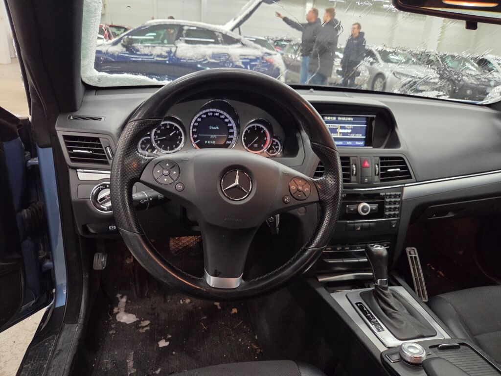 Mercedes-Benz E 2010 Sininen