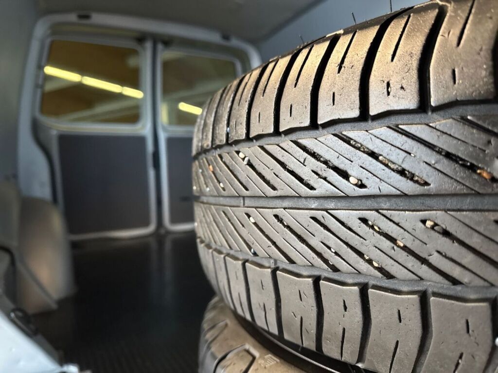 Volkswagen Transporter 2022 Harmaa