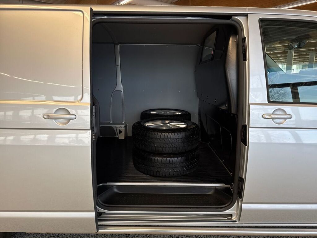 Volkswagen Transporter 2022 Harmaa