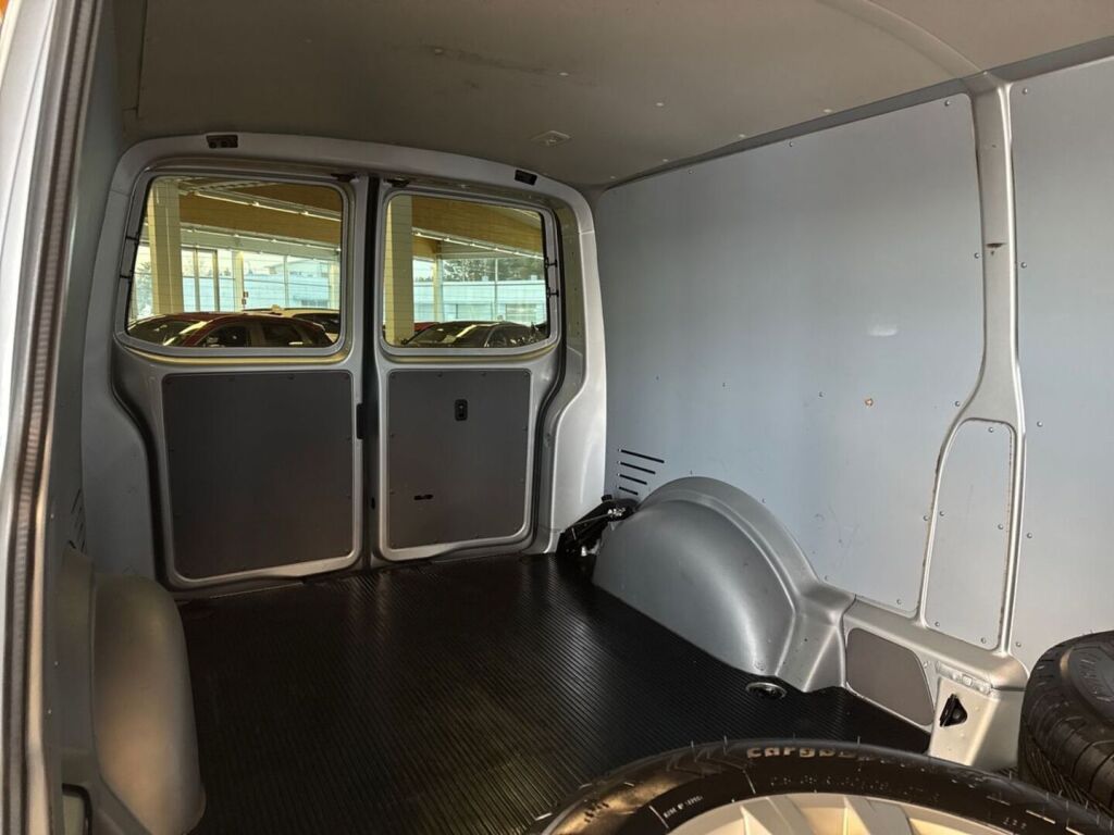 Volkswagen Transporter 2022 Harmaa