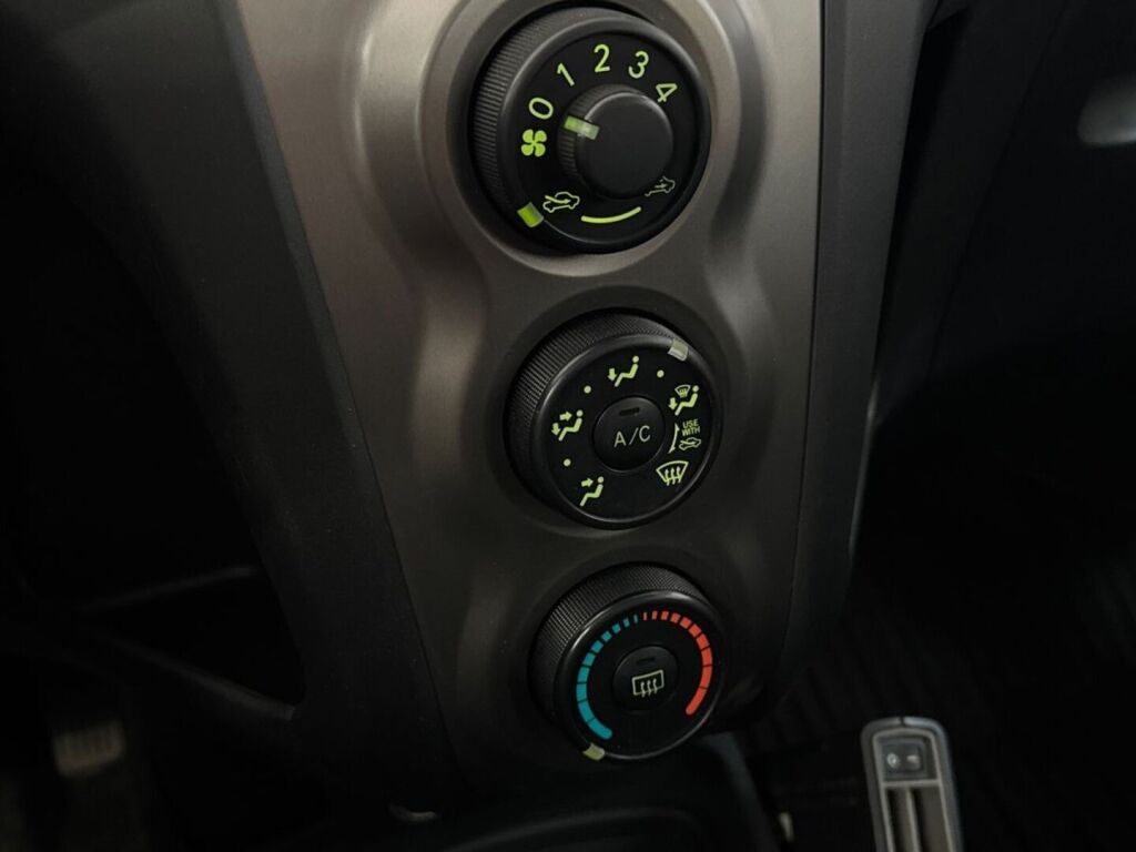 Toyota Yaris 2010 Harmaa