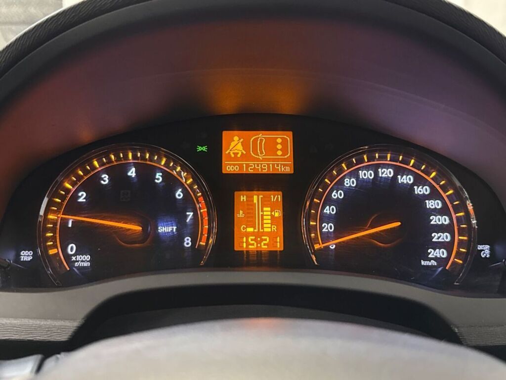 Toyota Avensis 2011 Hopea