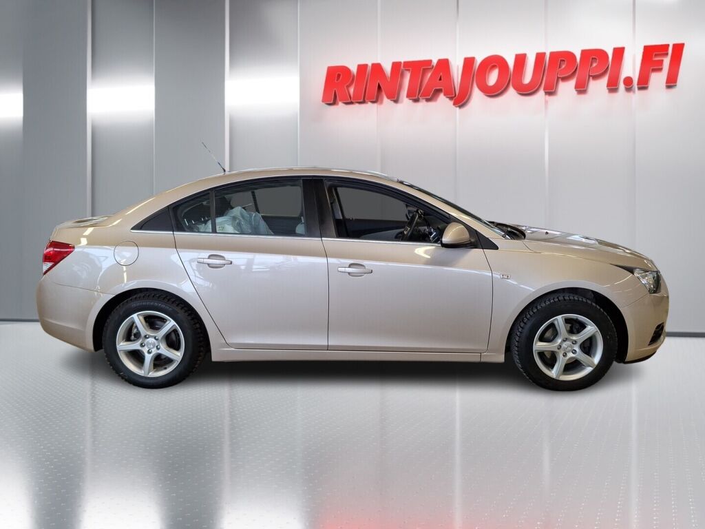 Chevrolet Cruze 2011 Ruskea (beige)