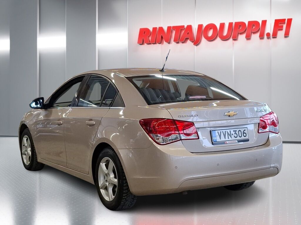 Chevrolet Cruze 2011 Ruskea (beige)