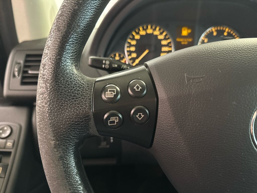 Mercedes-Benz A 2011 Musta