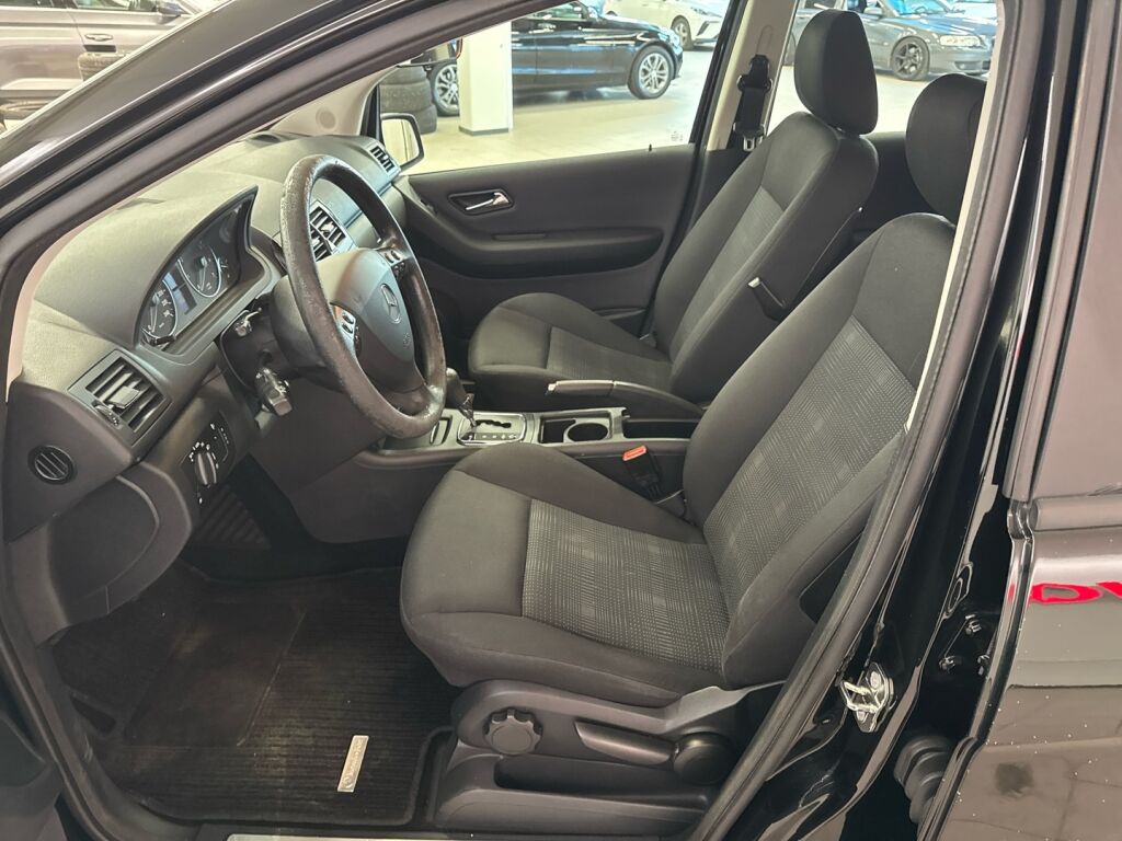 Mercedes-Benz A 2011 Musta