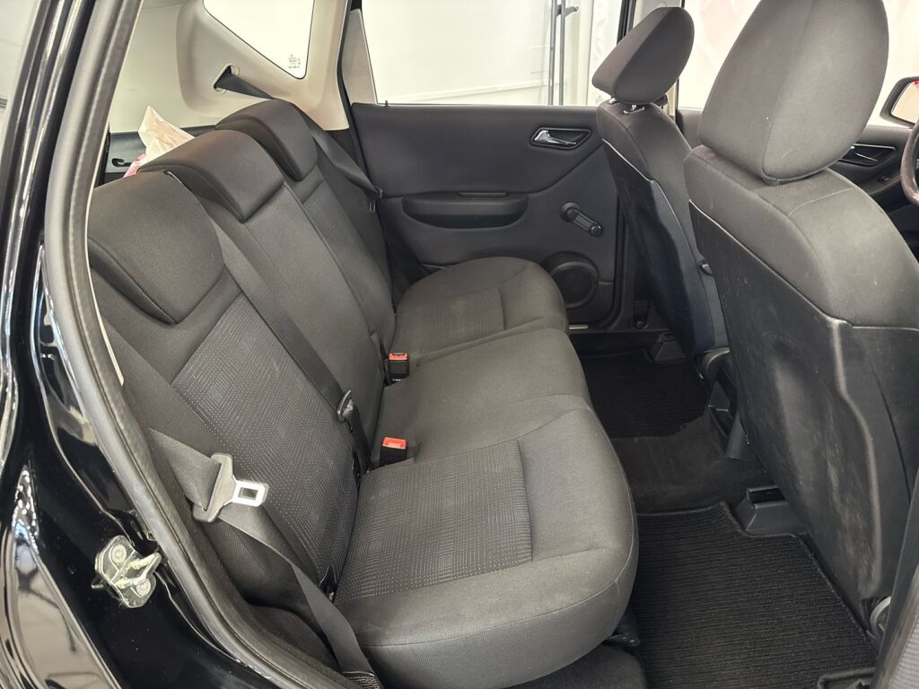 Mercedes-Benz A 2011 Musta