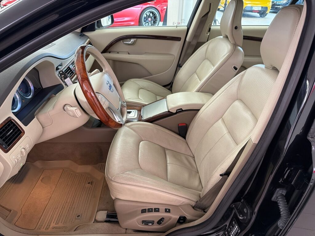 Volvo S80 2011 Musta