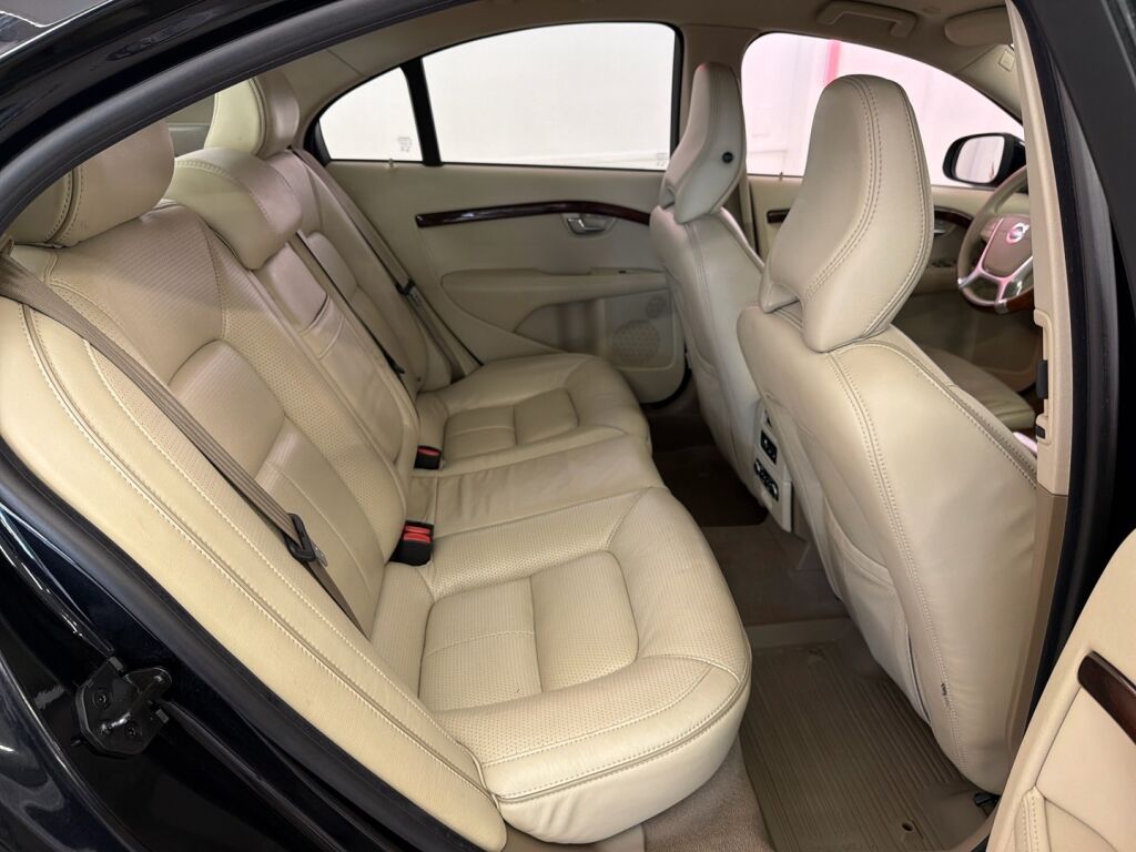 Volvo S80 2011 Musta