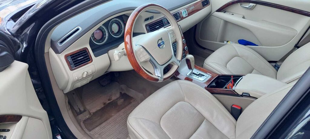 Volvo S80 2011 Musta