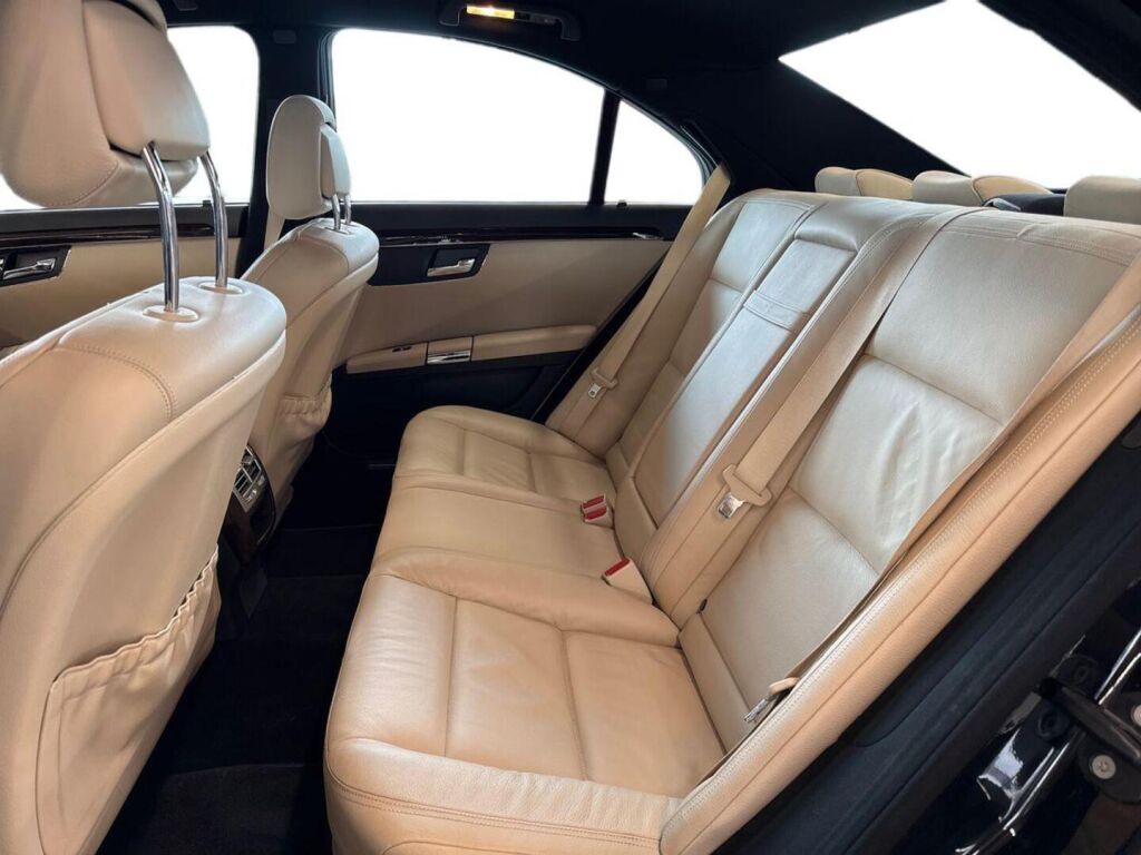 Mercedes-Benz S 2011 Metallinhohto musta (Obsidian Black)