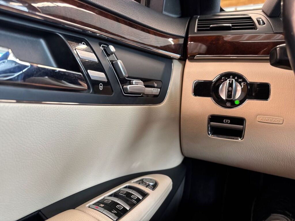 Mercedes-Benz S 2011 Metallinhohto musta (Obsidian Black)