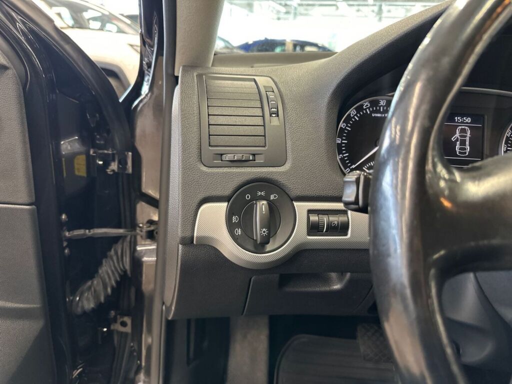 Skoda Octavia 2011 Musta
