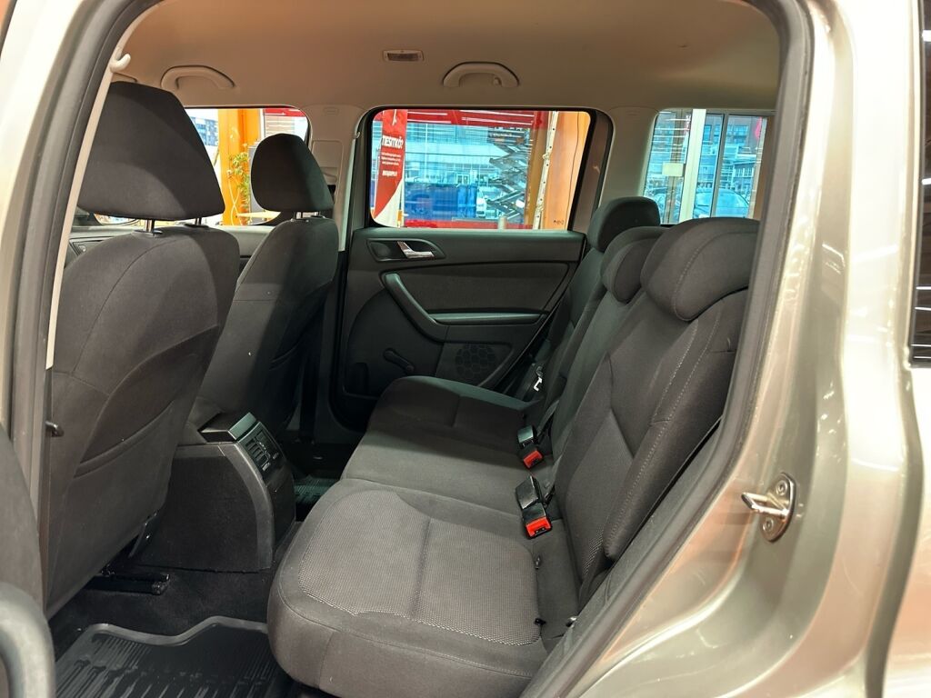 Skoda Yeti 2011 Ruskea (beige)