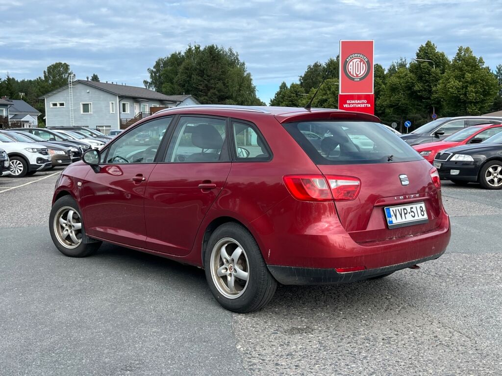 Seat Ibiza ST 2010 Punainen