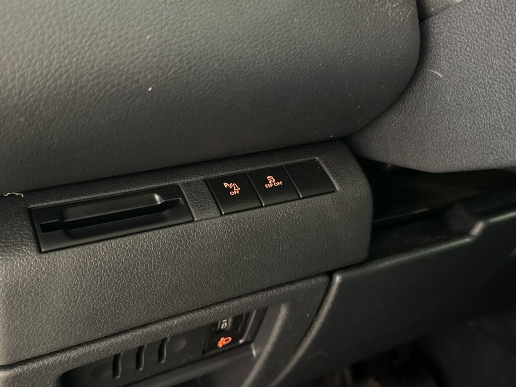 Peugeot 3008 2011 Harmaa