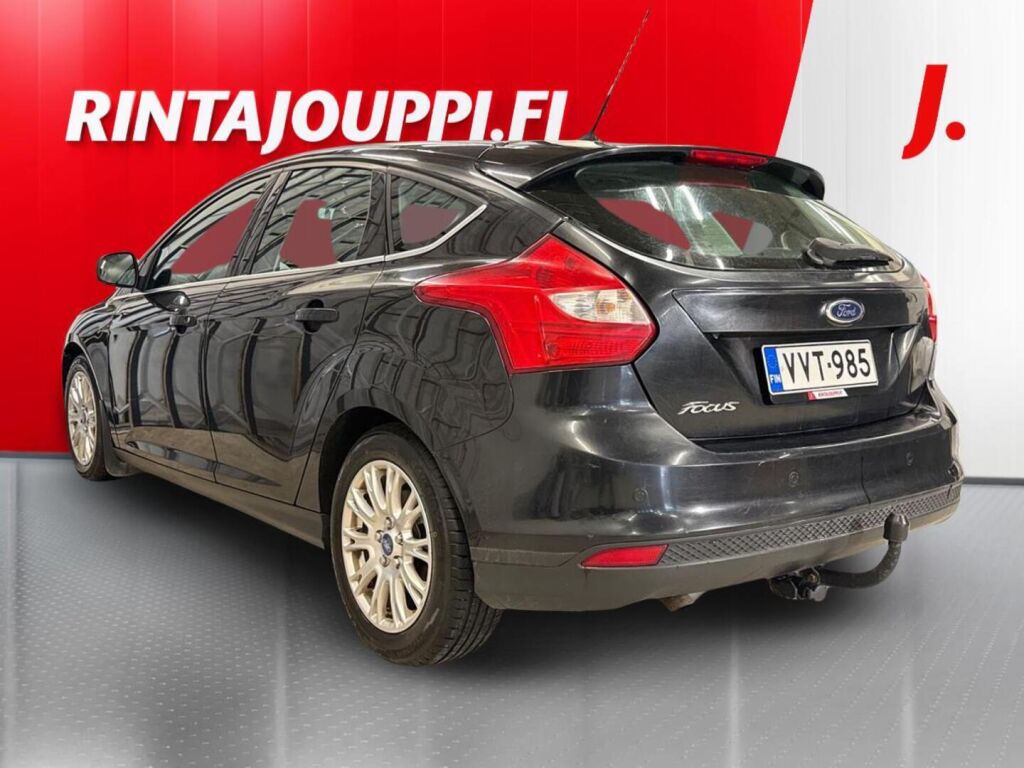 Ford Focus 2011 Musta