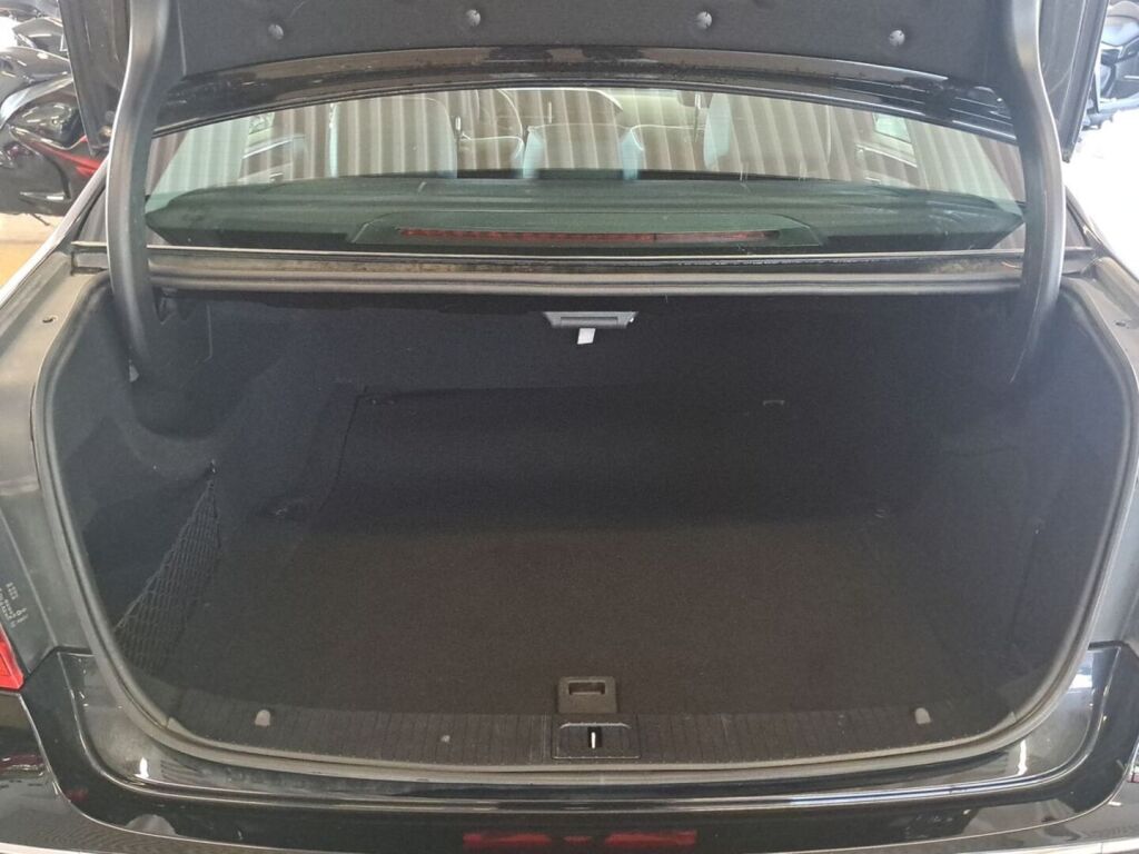 Mercedes-Benz E 2012 Musta