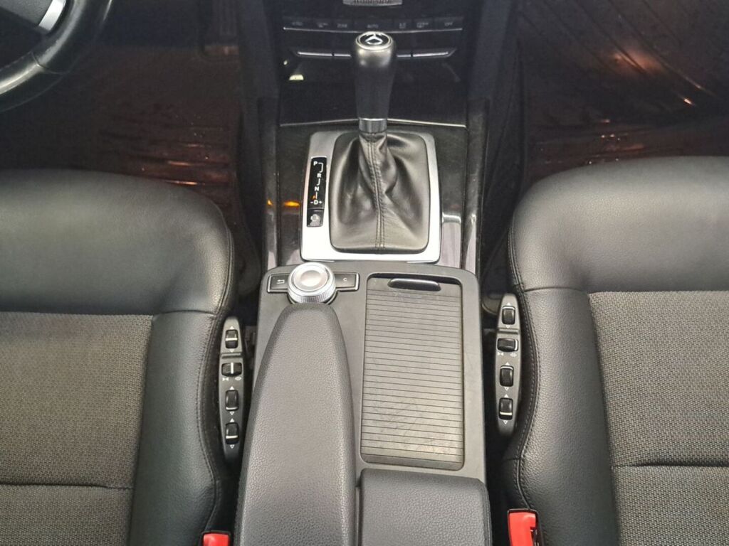 Mercedes-Benz E 2012 Musta