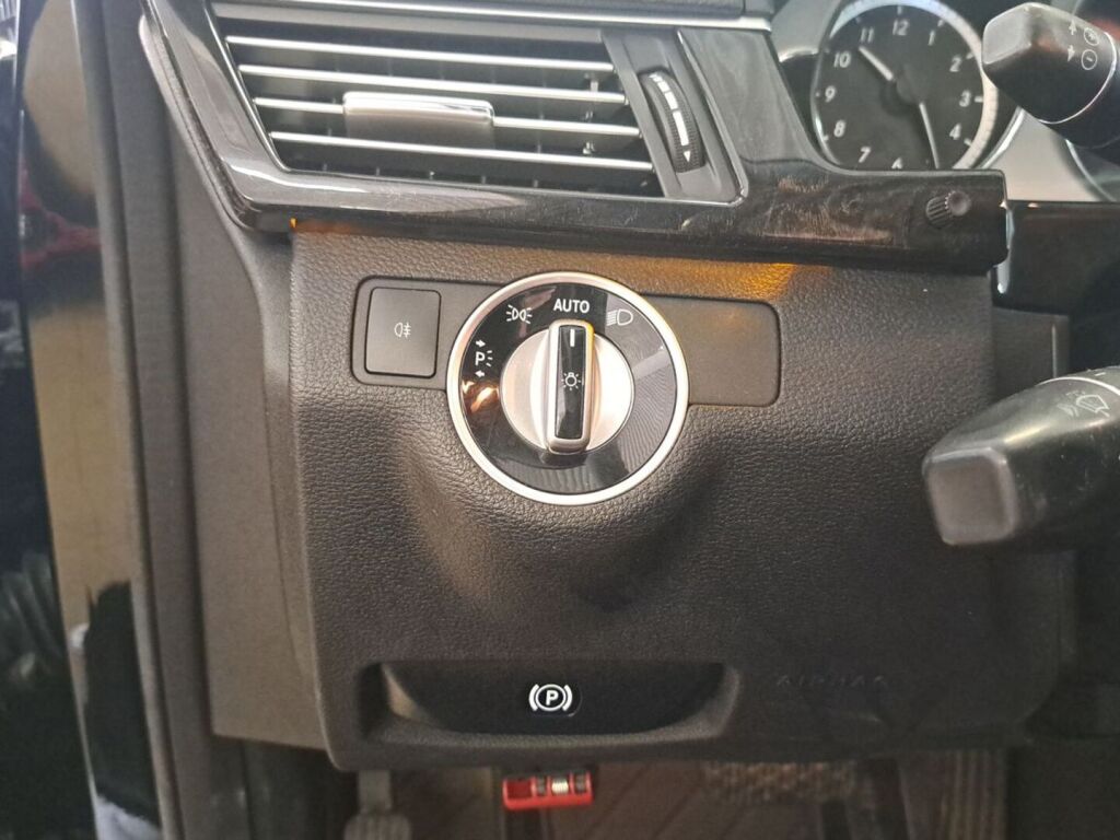 Mercedes-Benz E 2012 Musta
