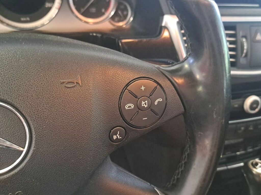 Mercedes-Benz E 2012 Musta