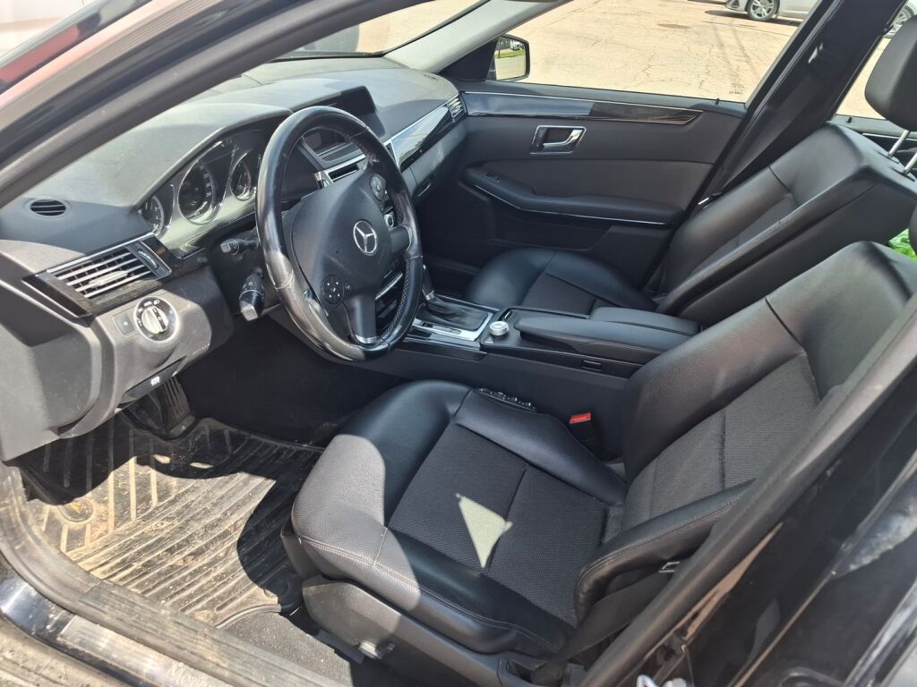 Mercedes-Benz E 2012 Musta