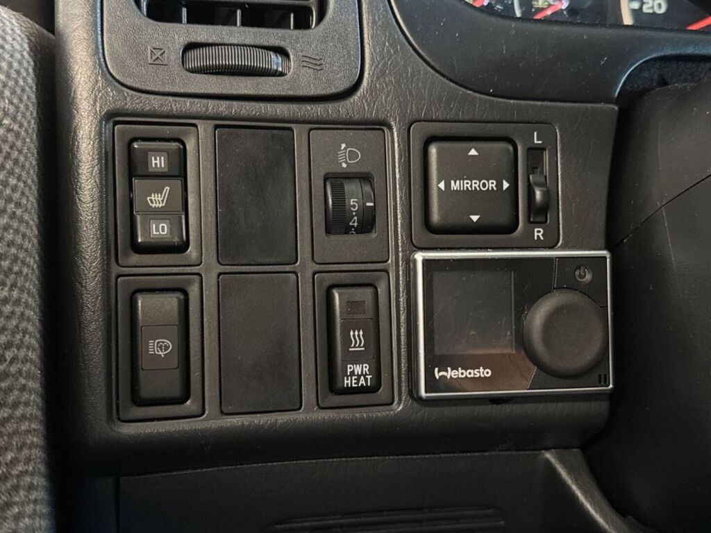 Toyota Hiace 2011 Valkoinen