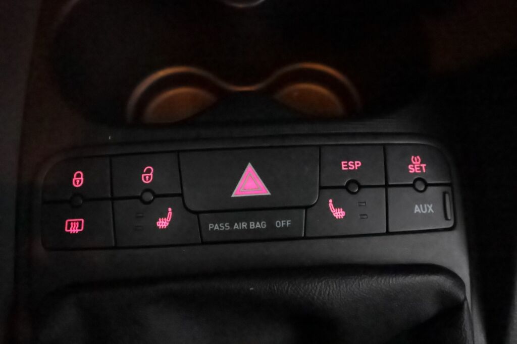 Seat Ibiza 2011 Musta