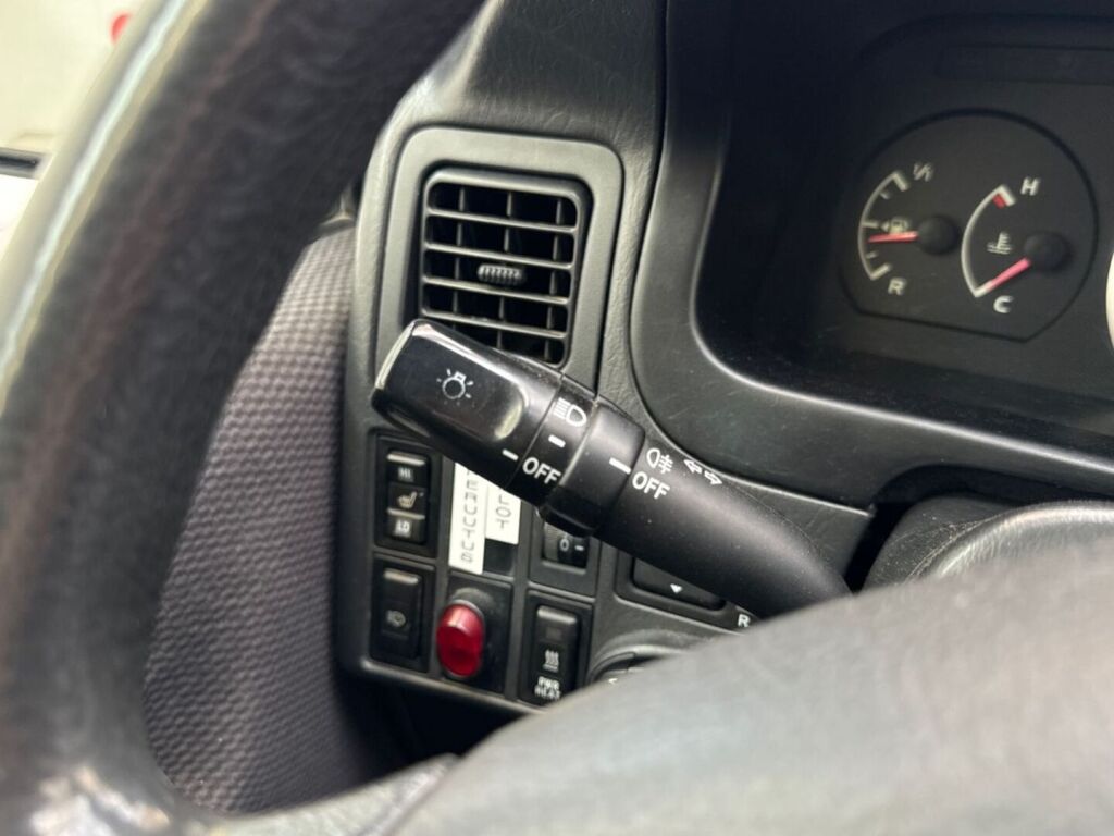 Toyota Hiace 2011 Valkoinen