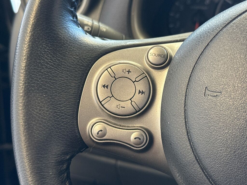 Nissan Micra 2012 Violetti