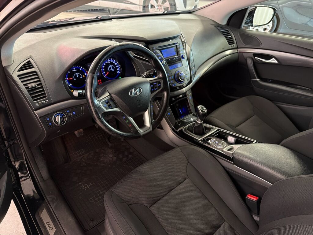 Hyundai i40 2012 Musta
