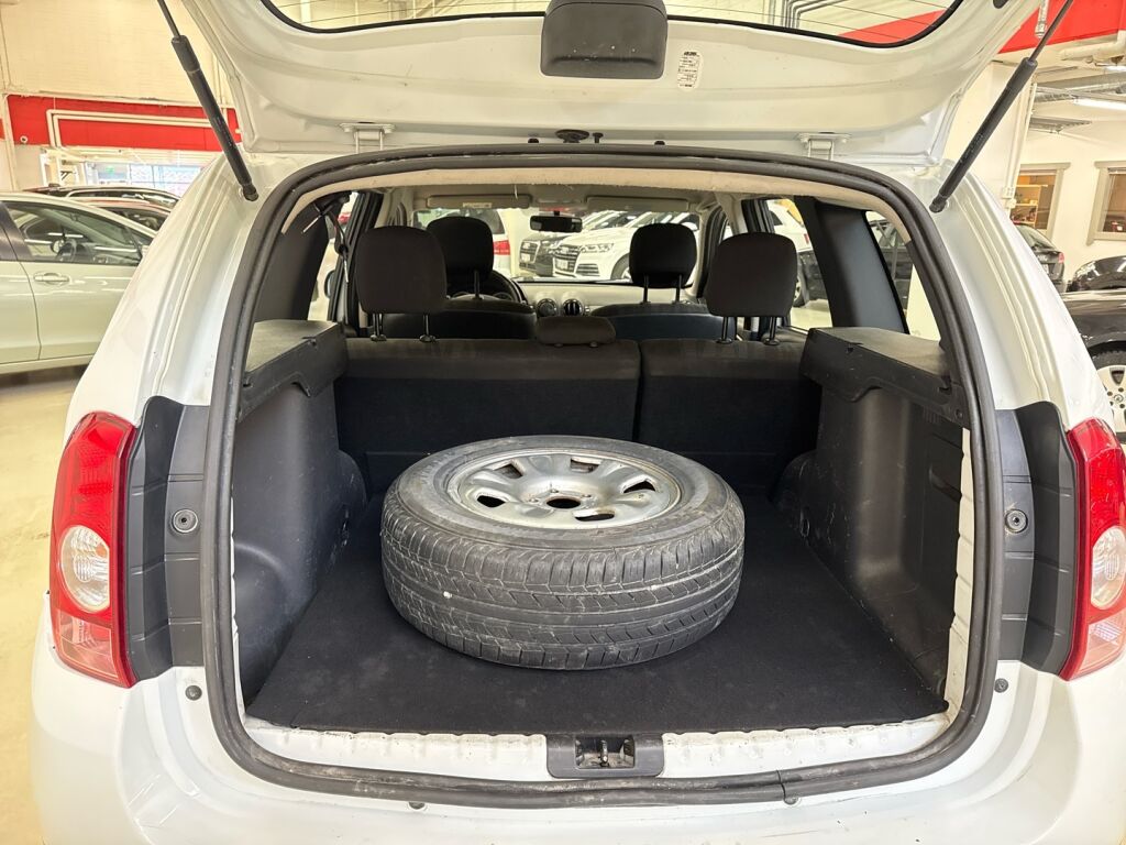 Dacia Duster 2011 Valkoinen