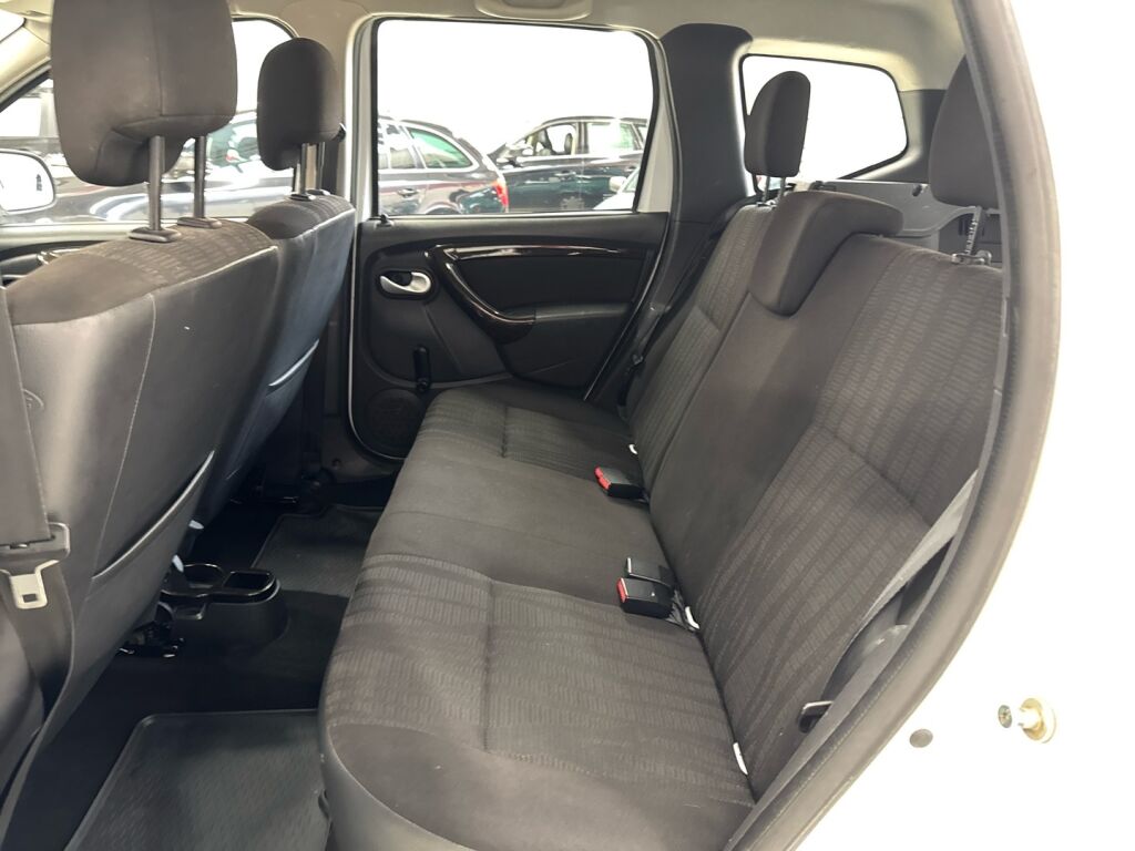 Dacia Duster 2011 Valkoinen