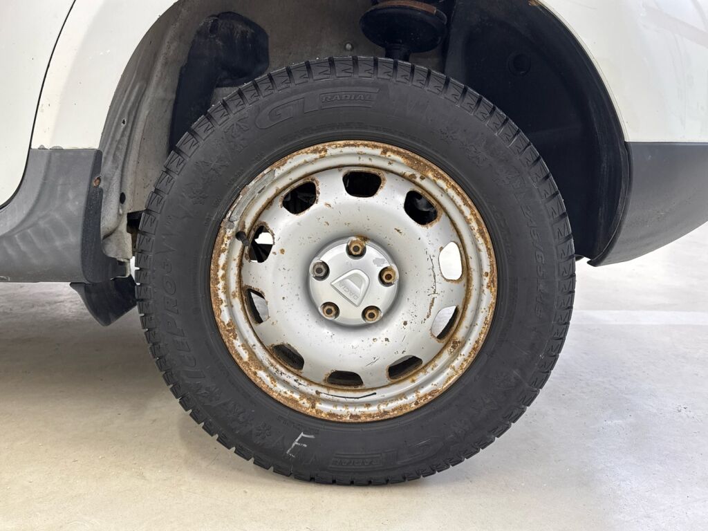 Dacia Duster 2011 Valkoinen