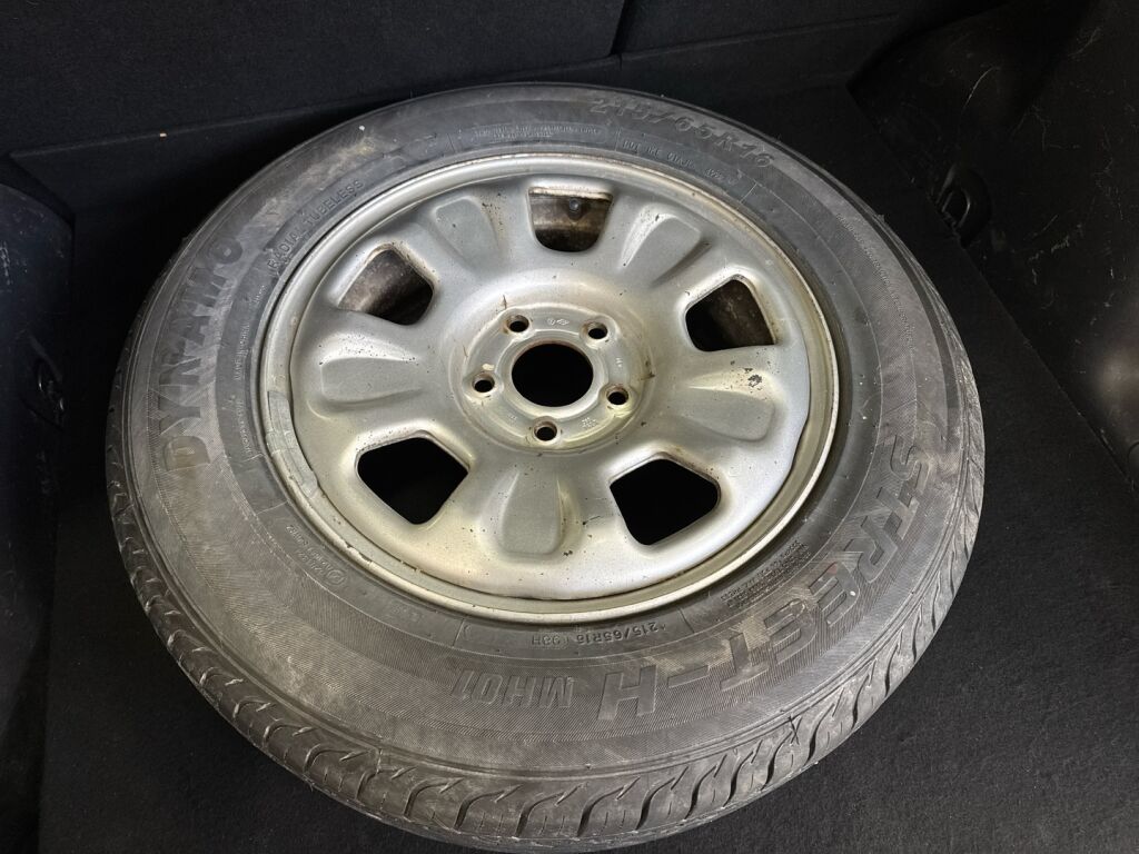 Dacia Duster 2011 Valkoinen