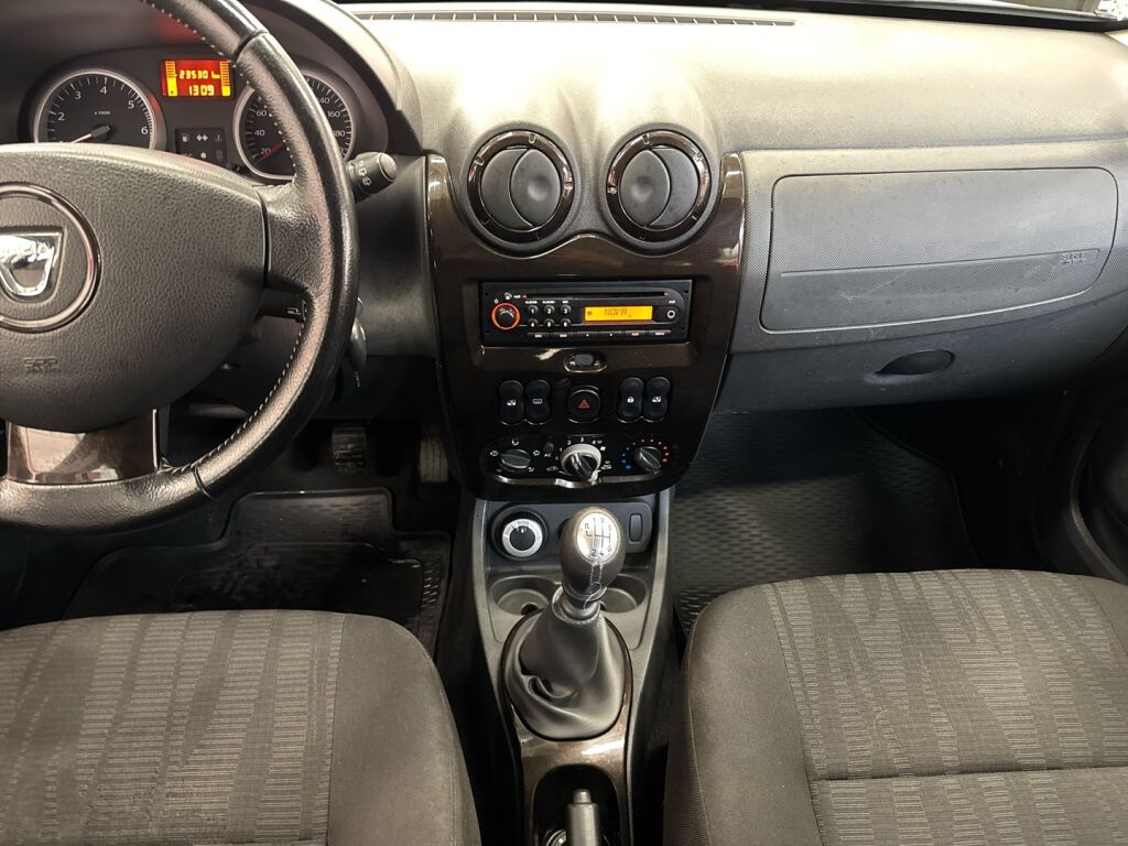 Dacia Duster 2011 Valkoinen