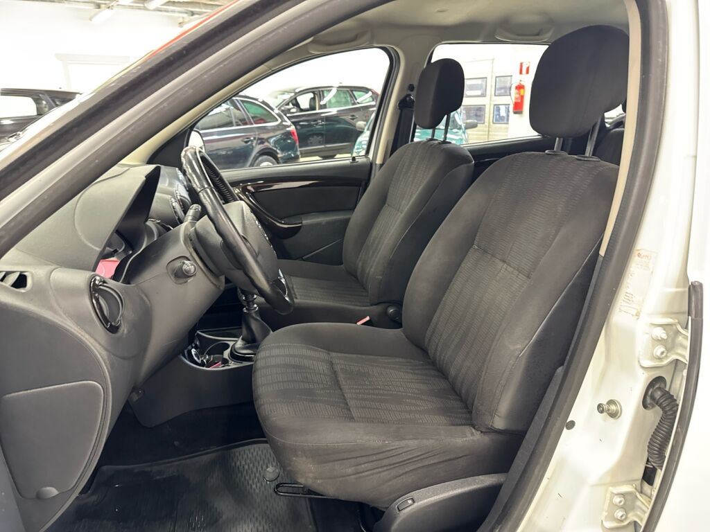 Dacia Duster 2011 Valkoinen