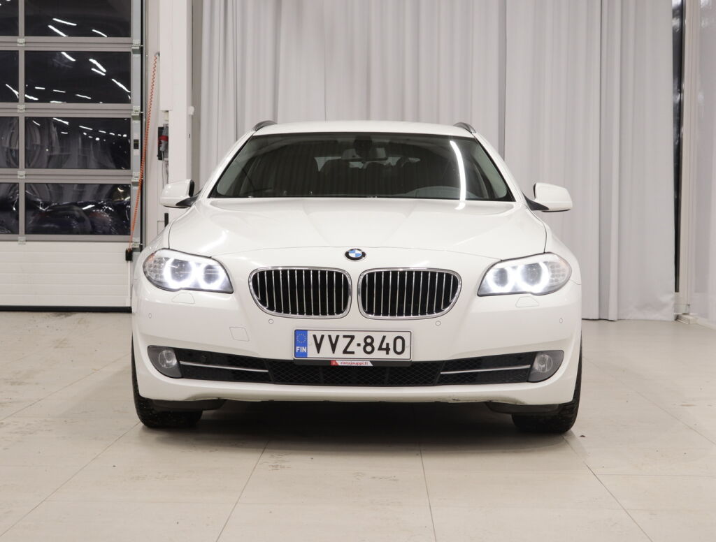 BMW 520 2011 Valkoinen