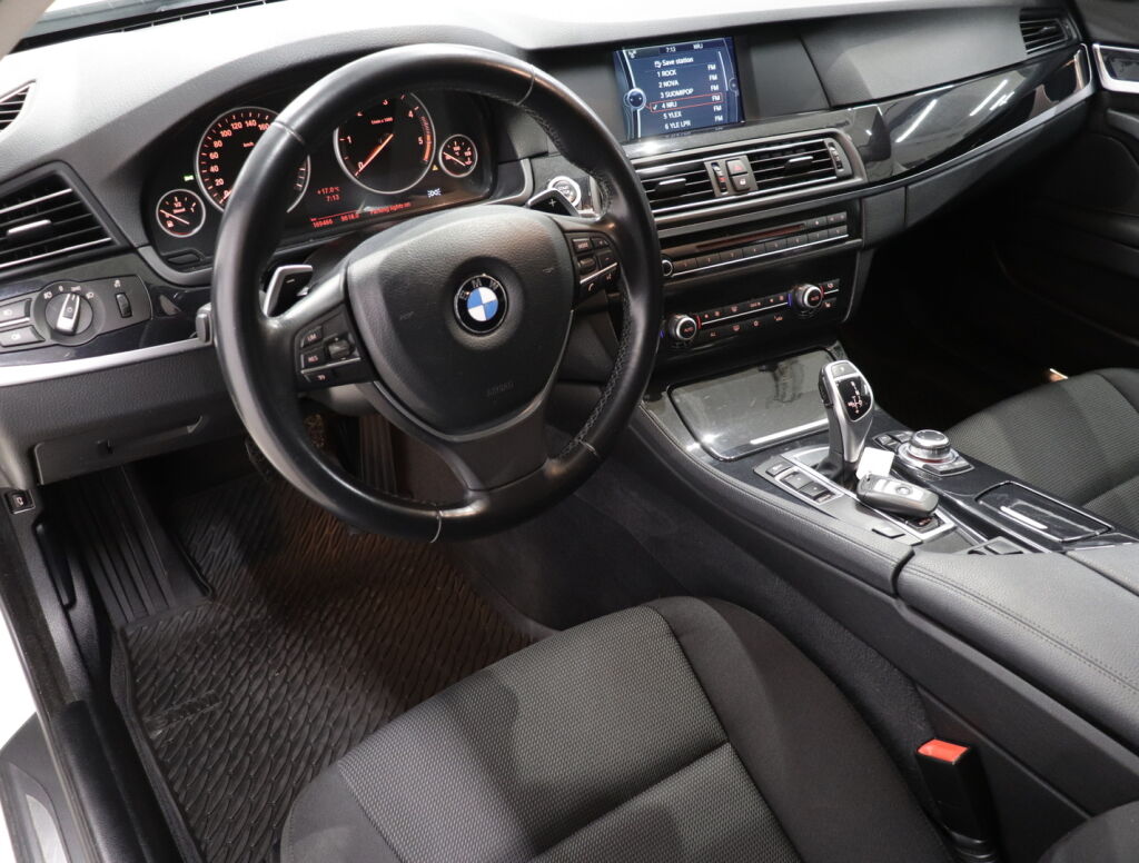 BMW 520 2011 Valkoinen