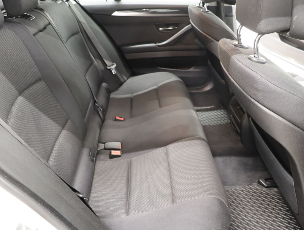 BMW 520 2011 Valkoinen