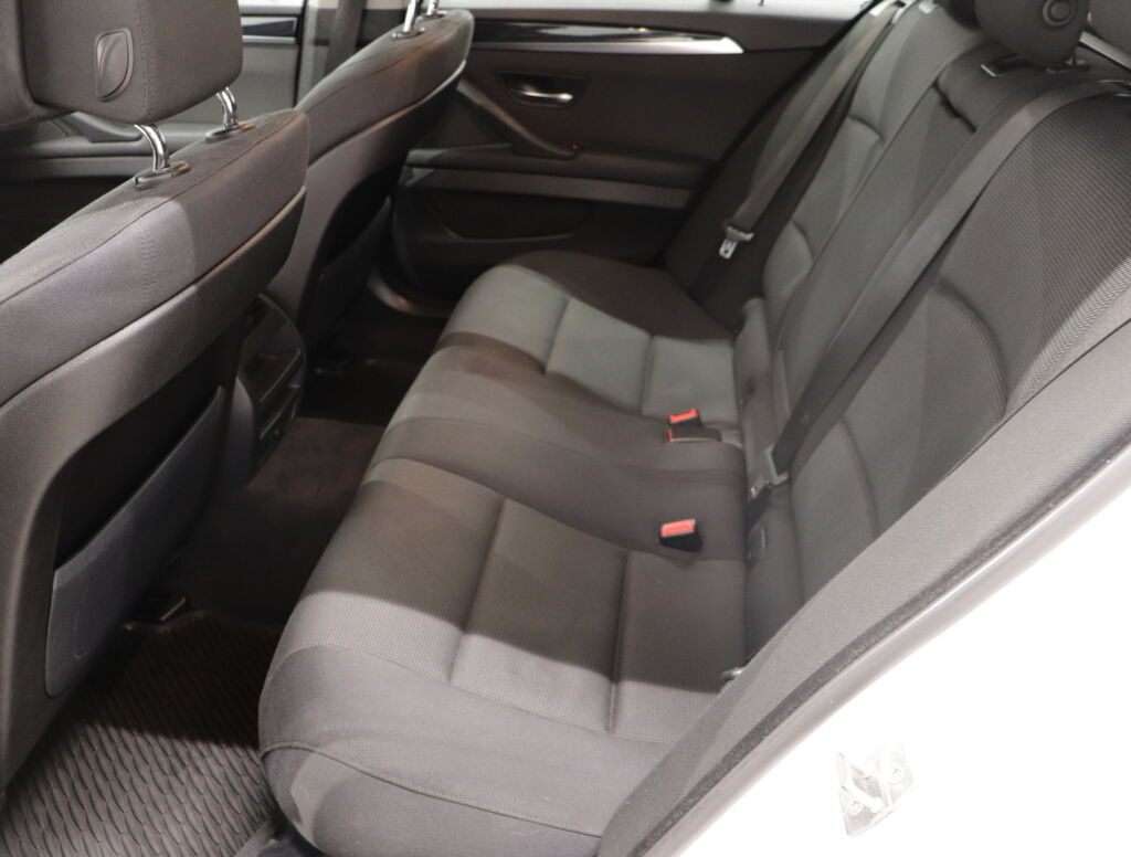 BMW 520 2011 Valkoinen