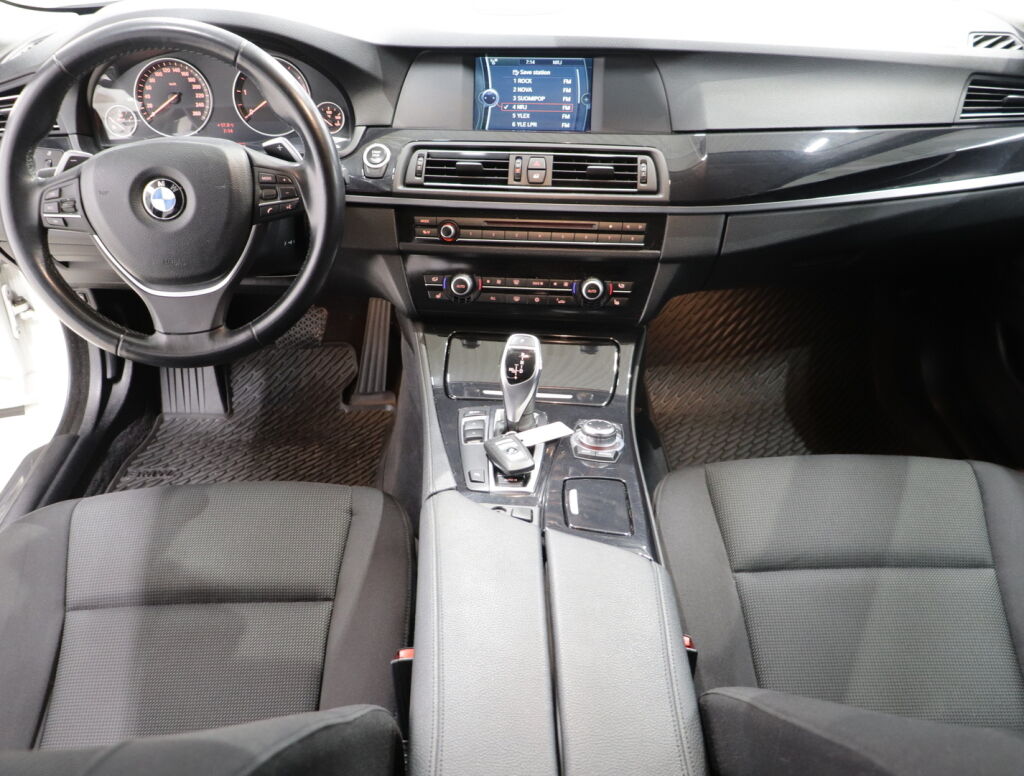 BMW 520 2011 Valkoinen