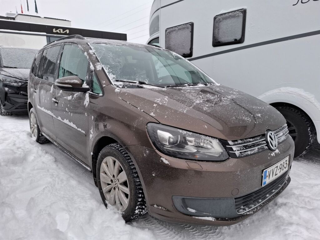Volkswagen Touran 2012 Ruskea (beige)
