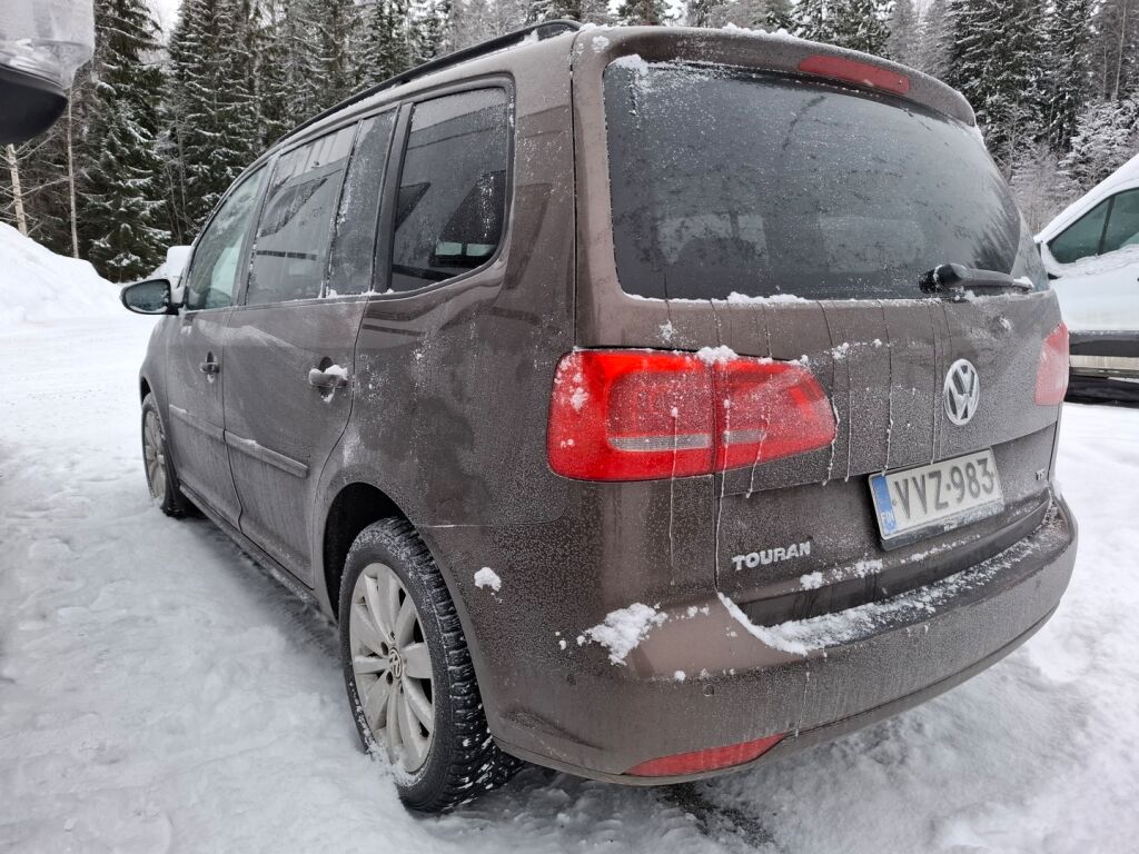 Volkswagen Touran 2012 Ruskea (beige)