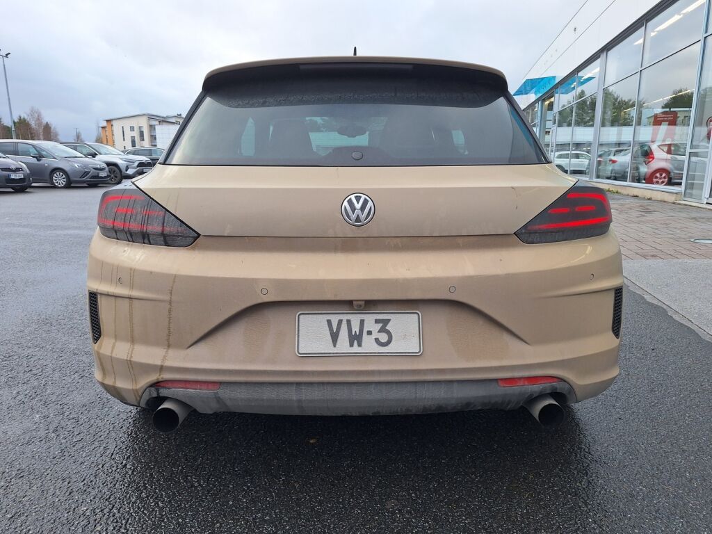 Volkswagen Scirocco 2010 Ruskea (beige)