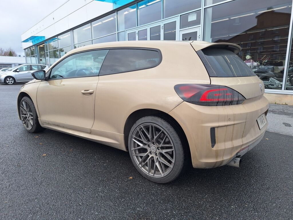 Volkswagen Scirocco 2010 Ruskea (beige)