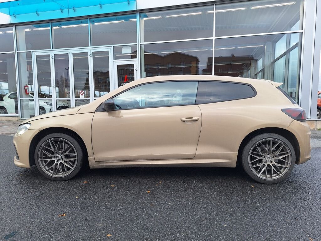 Volkswagen Scirocco 2010 Ruskea (beige)
